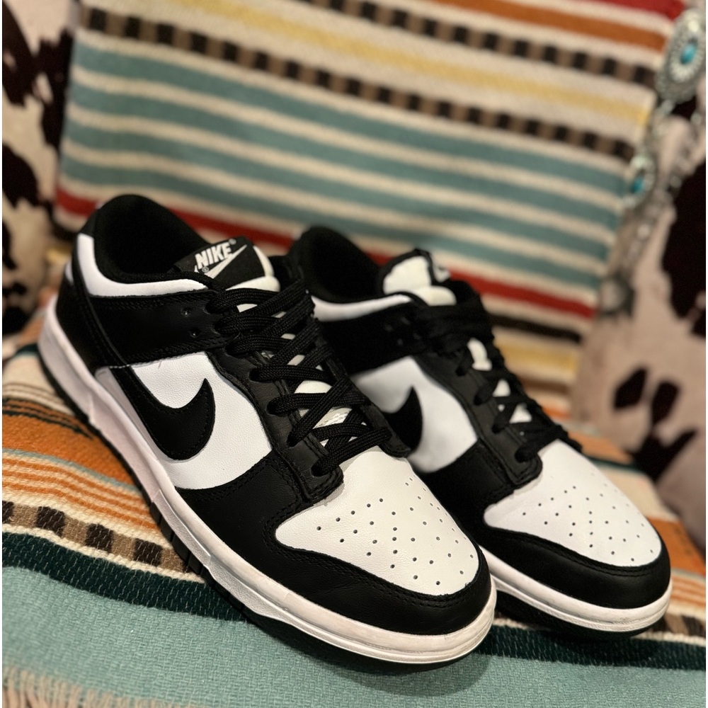 Nike Women’s Panda Dunks